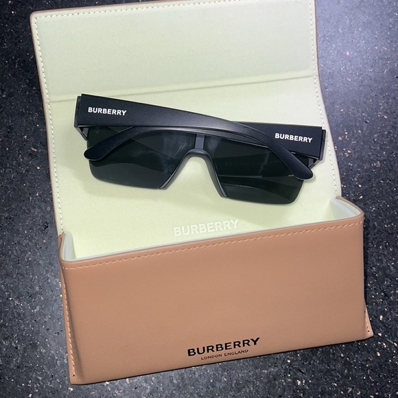Burberry sunglasses UNISEX - Picture 2 of 4